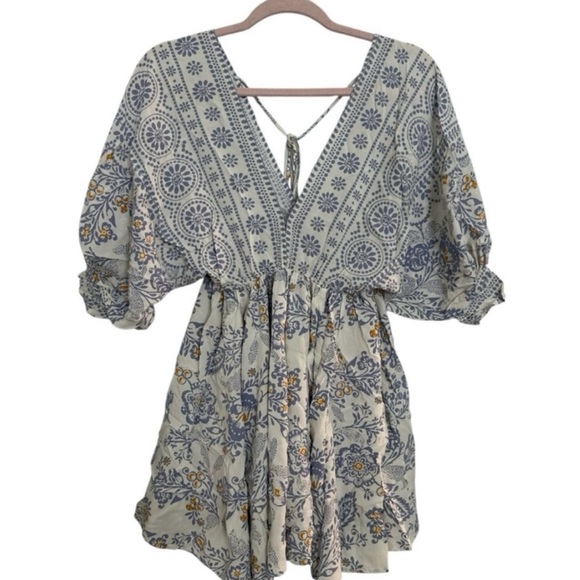 Olivaceous Elegant Blue and Cream Floral Mini Dress - Picture 6 of 7